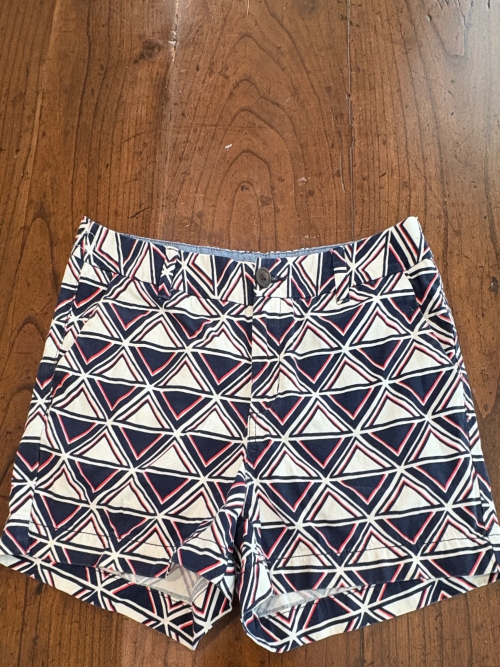 Merona Geometric Triangle Print Tailored Shorts Navy White Red Size 6 - Picture 4 of 6